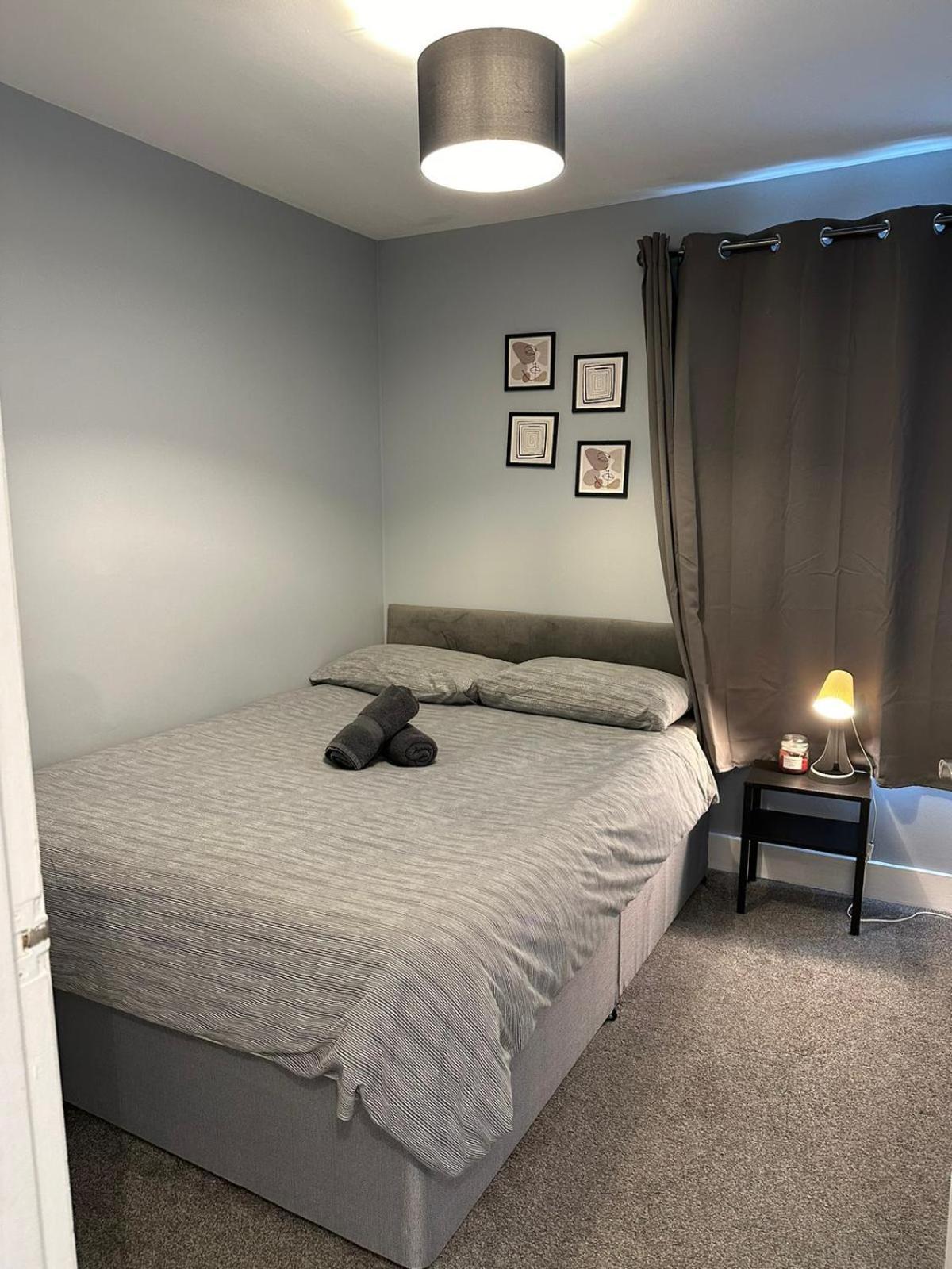 Cosy 2 Bedrooms Apartment Лондон Екстериор снимка